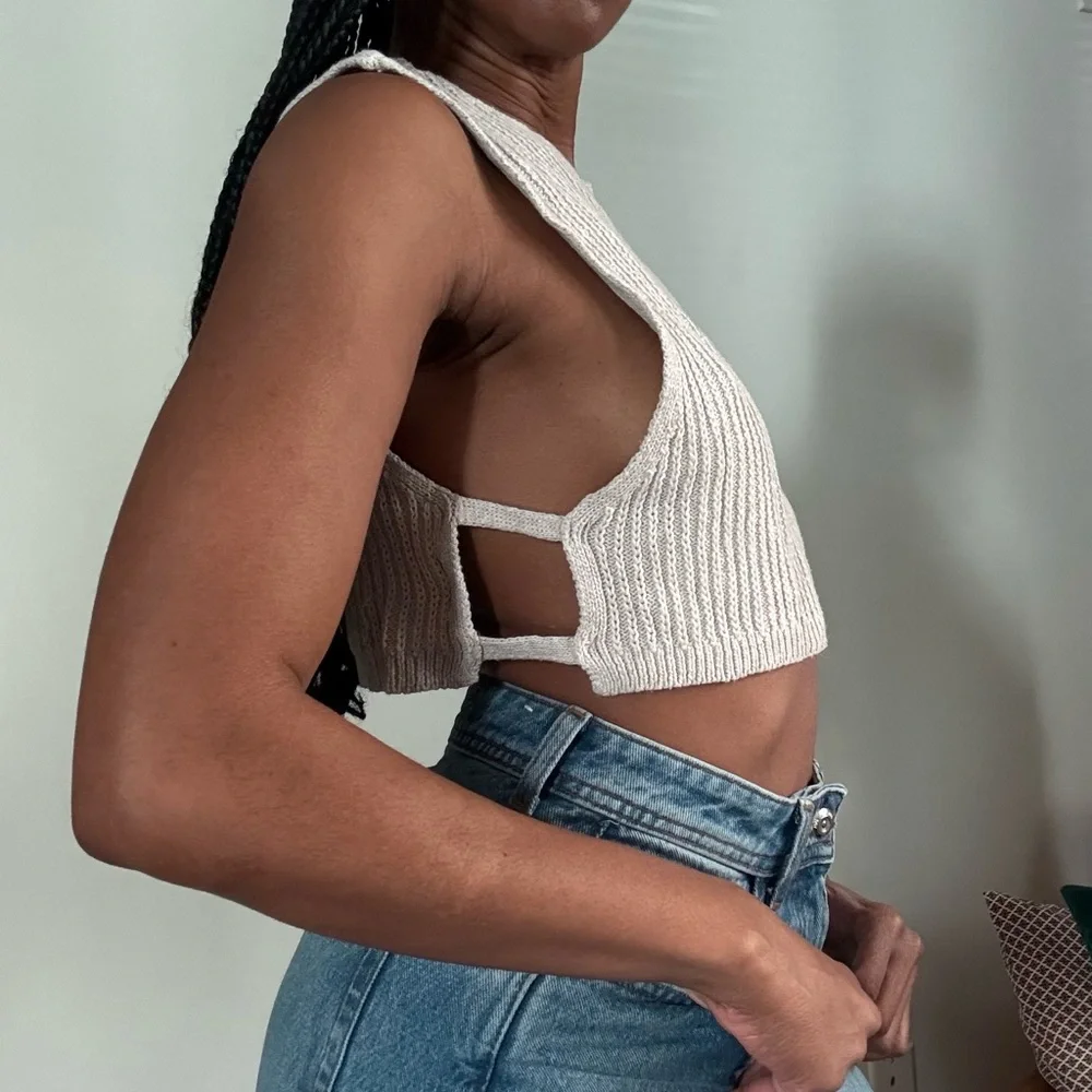 Cream Cropped Sweater Vest - Picture 2 of 13